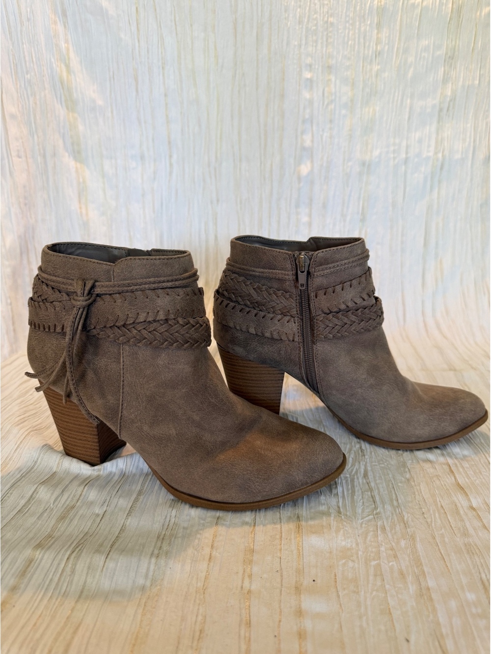 Fergalicious size 9 brown/taupe ankle boots